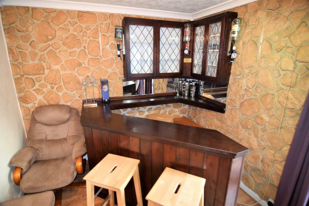 The Chinatown Home - Private Garden, Netflix, Bbq & Bar Бирмингам Екстериор снимка
